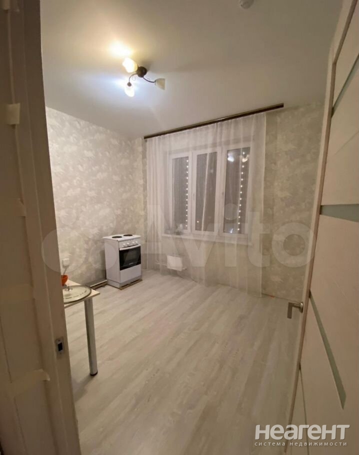 Продается 1-комнатная квартира, 35 м²