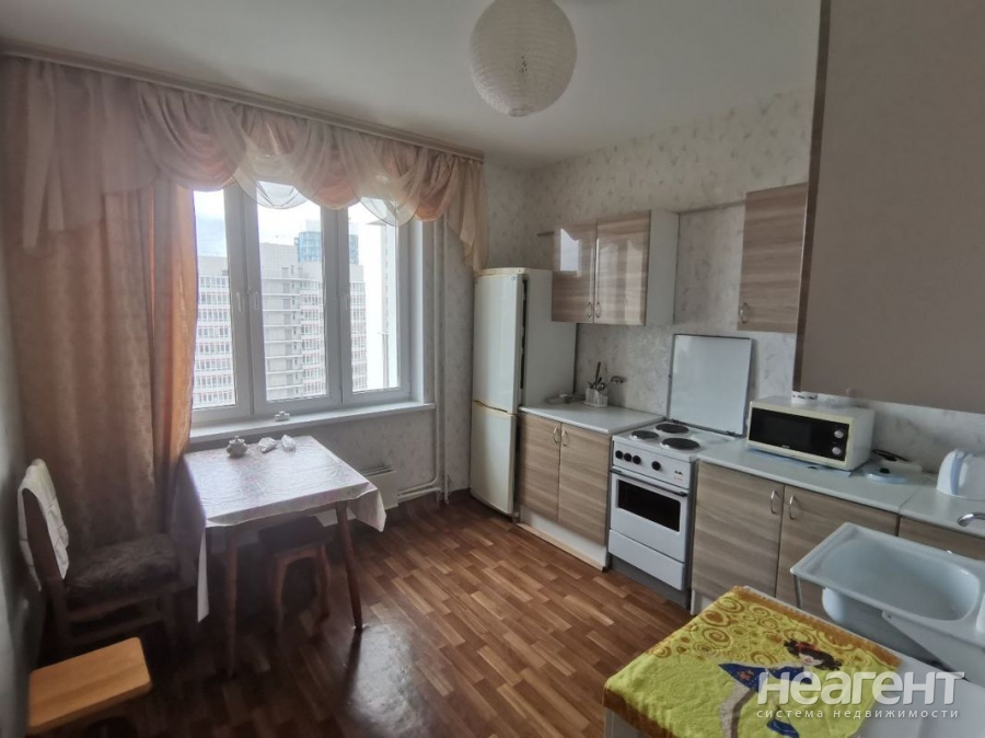 Продается 1-комнатная квартира, 35 м²