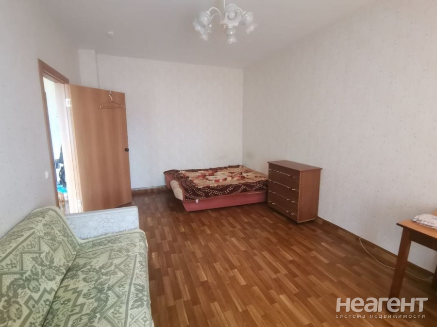 Продается 1-комнатная квартира, 35 м²