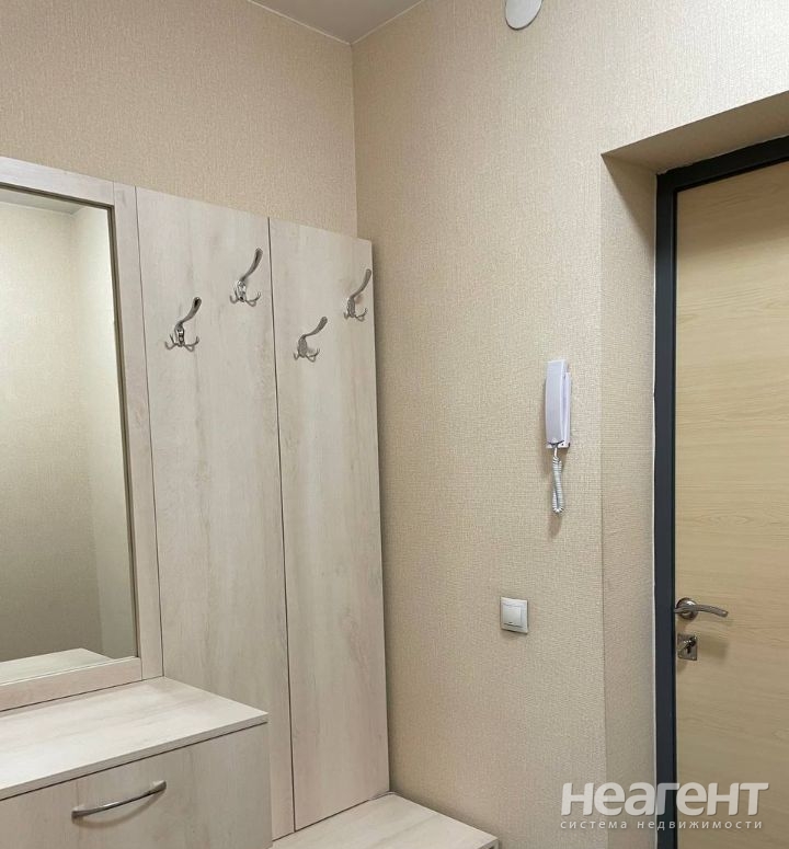 Сдается 1-комнатная квартира, 43 м²