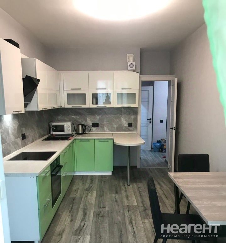 Продается 1-комнатная квартира, 48 м²