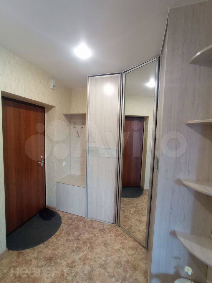 Сдается 1-комнатная квартира, 54 м²