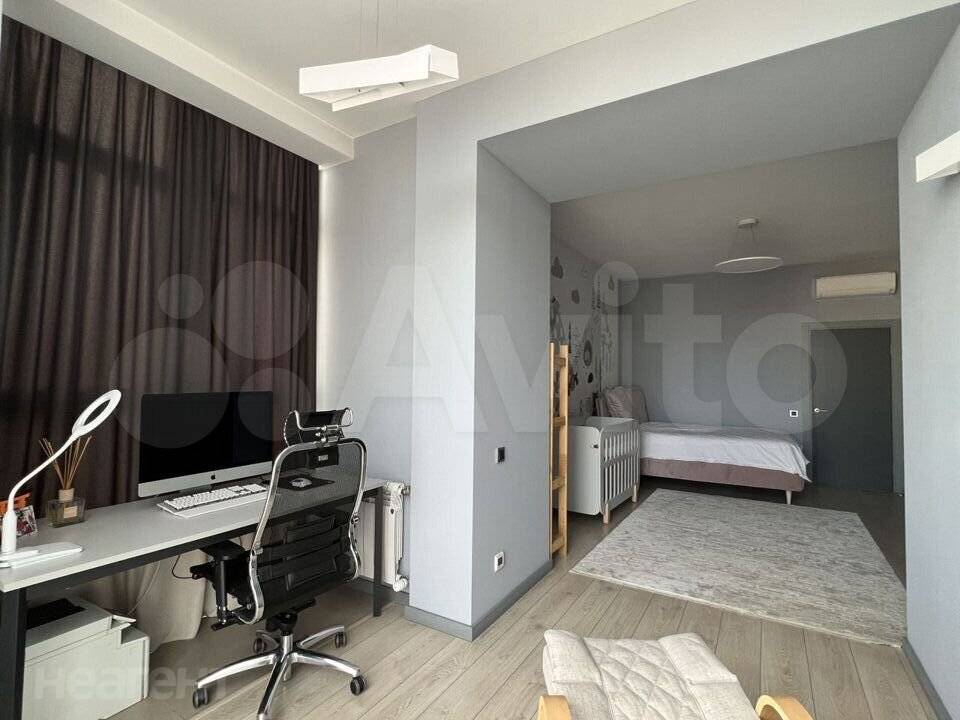 Продается 3-х комнатная квартира, 168 м²