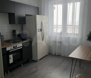 Сдается 1-комнатная квартира, 42 м²