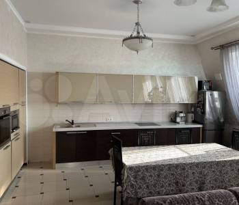 Продается Многокомнатная квартира, 135 м²