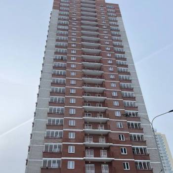 Продается 1-комнатная квартира, 42 м²