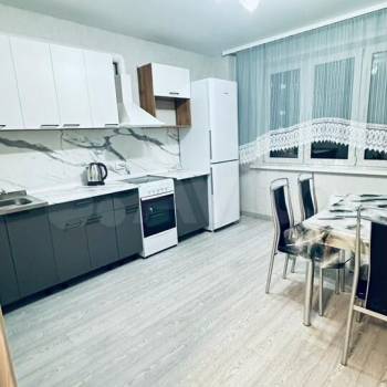 Сдается 1-комнатная квартира, 42 м²