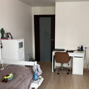 Продается 1-комнатная квартира, 95 м²