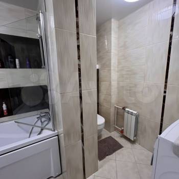 Продается 1-комнатная квартира, 95 м²