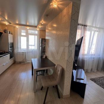 Продается 1-комнатная квартира, 95 м²