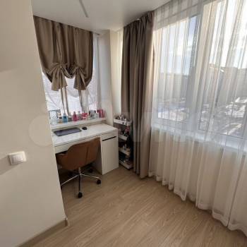 Продается 1-комнатная квартира, 95 м²