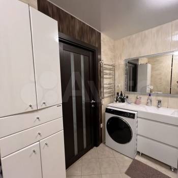 Продается 1-комнатная квартира, 95 м²