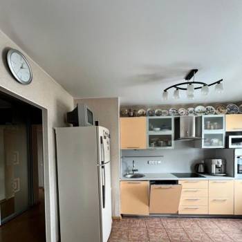 Продается Многокомнатная квартира, 98 м²