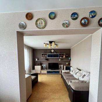 Продается Многокомнатная квартира, 98 м²