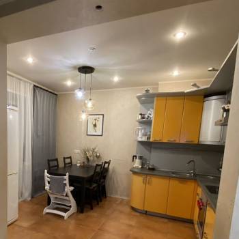 Продается Многокомнатная квартира, 108 м²