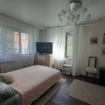 Продается 1-комнатная квартира, 30 м²