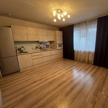 Продается 1-комнатная квартира, 41,2 м²