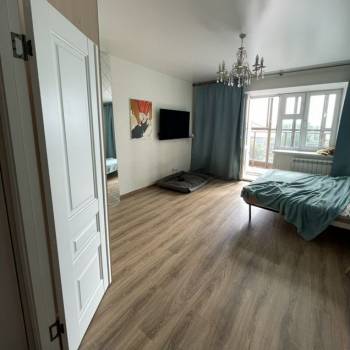 Продается 1-комнатная квартира, 50 м²