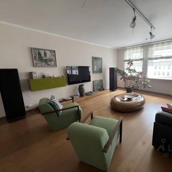 Продается 3-х комнатная квартира, 166 м²