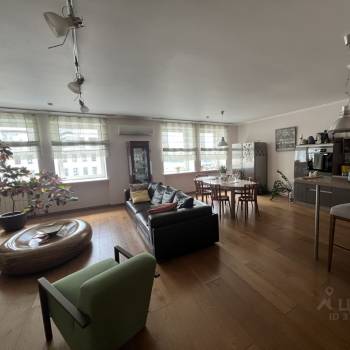 Продается 3-х комнатная квартира, 166 м²