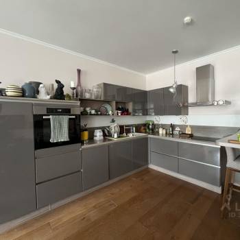 Продается 3-х комнатная квартира, 166 м²