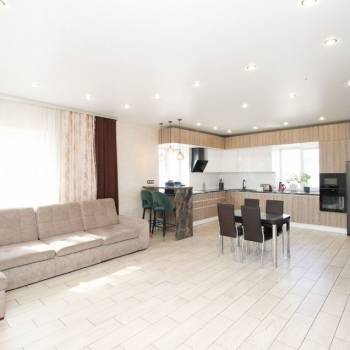 Продается Дом, 257 м²