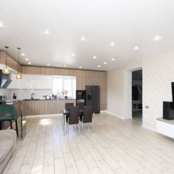 Продается Дом, 257 м²