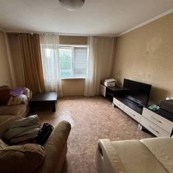 Продается Многокомнатная квартира, 79,6 м²