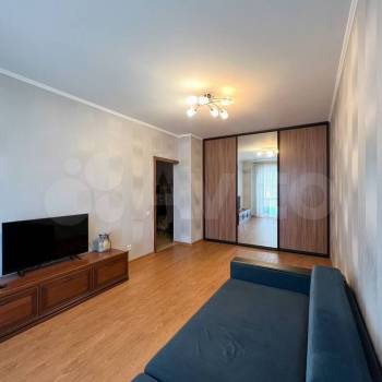 Продается 1-комнатная квартира, 39 м²