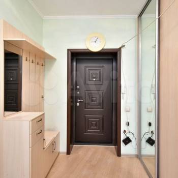 Продается 1-комнатная квартира, 56 м²