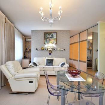 Продается 1-комнатная квартира, 56 м²