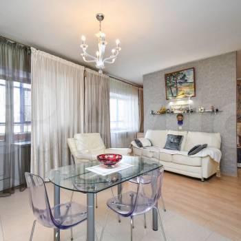 Продается 1-комнатная квартира, 56 м²