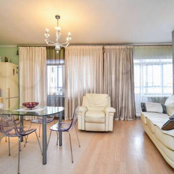 Продается 1-комнатная квартира, 56 м²