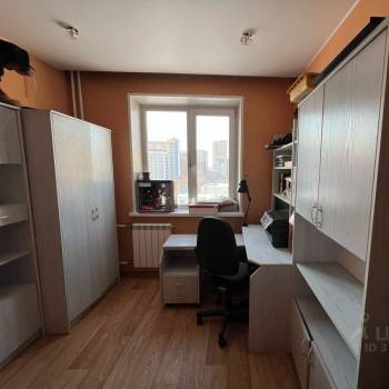 Продается Многокомнатная квартира, 79 м²