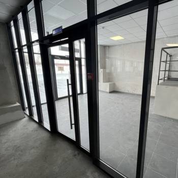 Продается Нежилое помещение, 690 м²