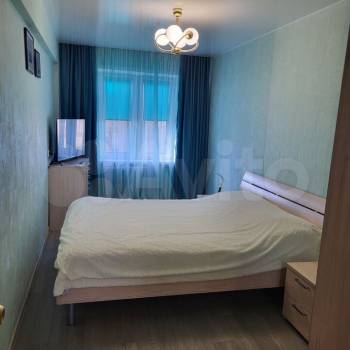 Продается Многокомнатная квартира, 77 м²