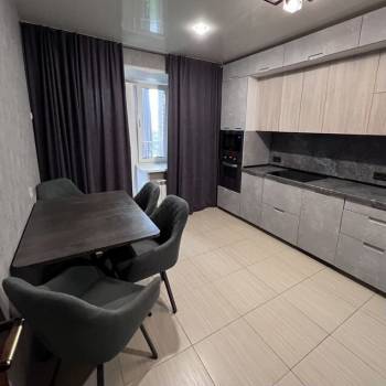 Продается Многокомнатная квартира, 123 м²