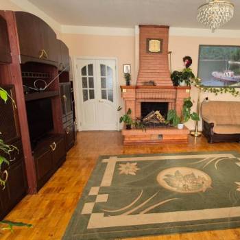 Продается Многокомнатная квартира, 202 м²