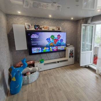 Продается Многокомнатная квартира, 81,8 м²