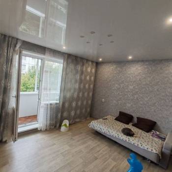 Продается Многокомнатная квартира, 81,8 м²