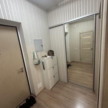 Продается 1-комнатная квартира, 37 м²