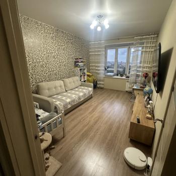 Продается 1-комнатная квартира, 37 м²