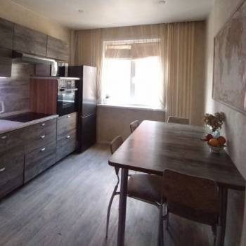 Продается Многокомнатная квартира, 77,7 м²