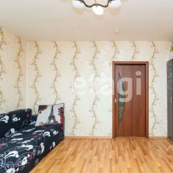 Продается 1-комнатная квартира, 40,6 м²