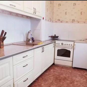 Продается 1-комнатная квартира, 82 м²