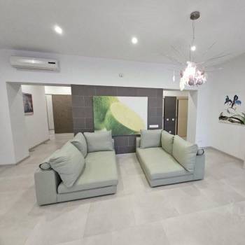 Продается Многокомнатная квартира, 200,5 м²