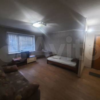 Продается 1-комнатная квартира, 42 м²