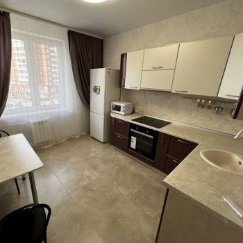 Сдается 1-комнатная квартира, 46 м²