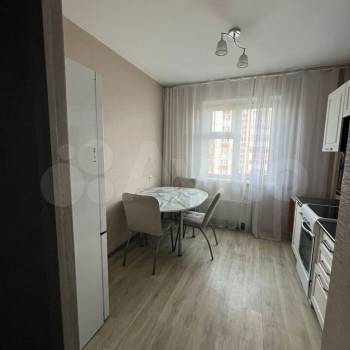 Продается 1-комнатная квартира, 46 м²