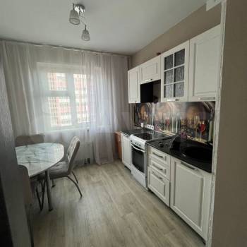 Продается 1-комнатная квартира, 46 м²